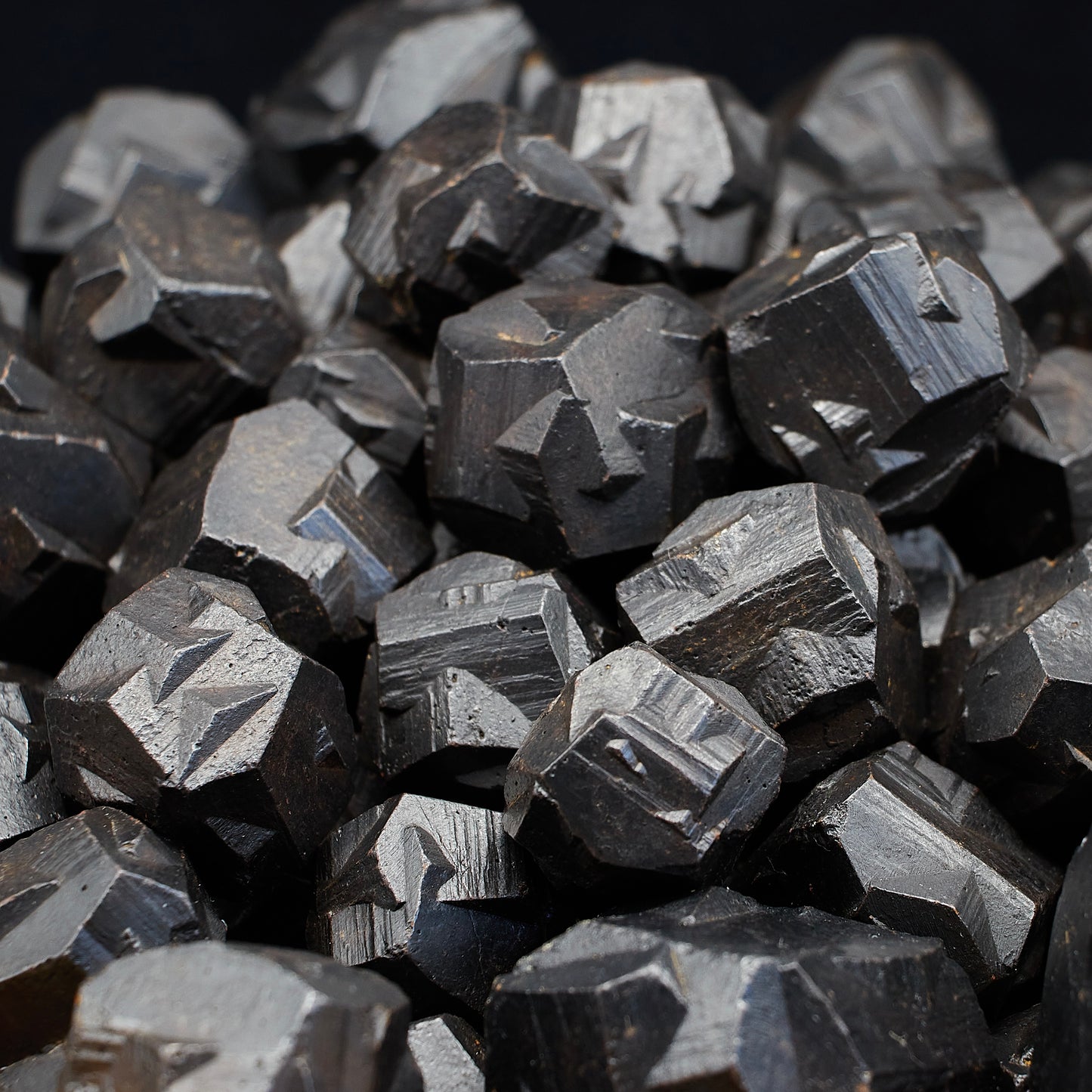 Iron Cross Twin Pyrite (Pseudomorph: Goethite after Pyrite) by kilo