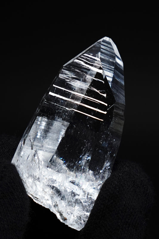 ペーニャス ブランカス レムリアン水晶コレクター標本 (ロット: PE-1B) 長さ 5cm