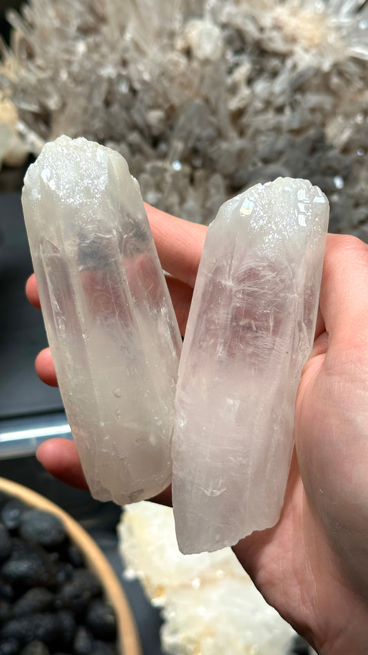Elestial Crown Blue Smoke Lemurian Quartz Crystal Points/Wands (Mixed Size) by the kilo BULK (Copia)