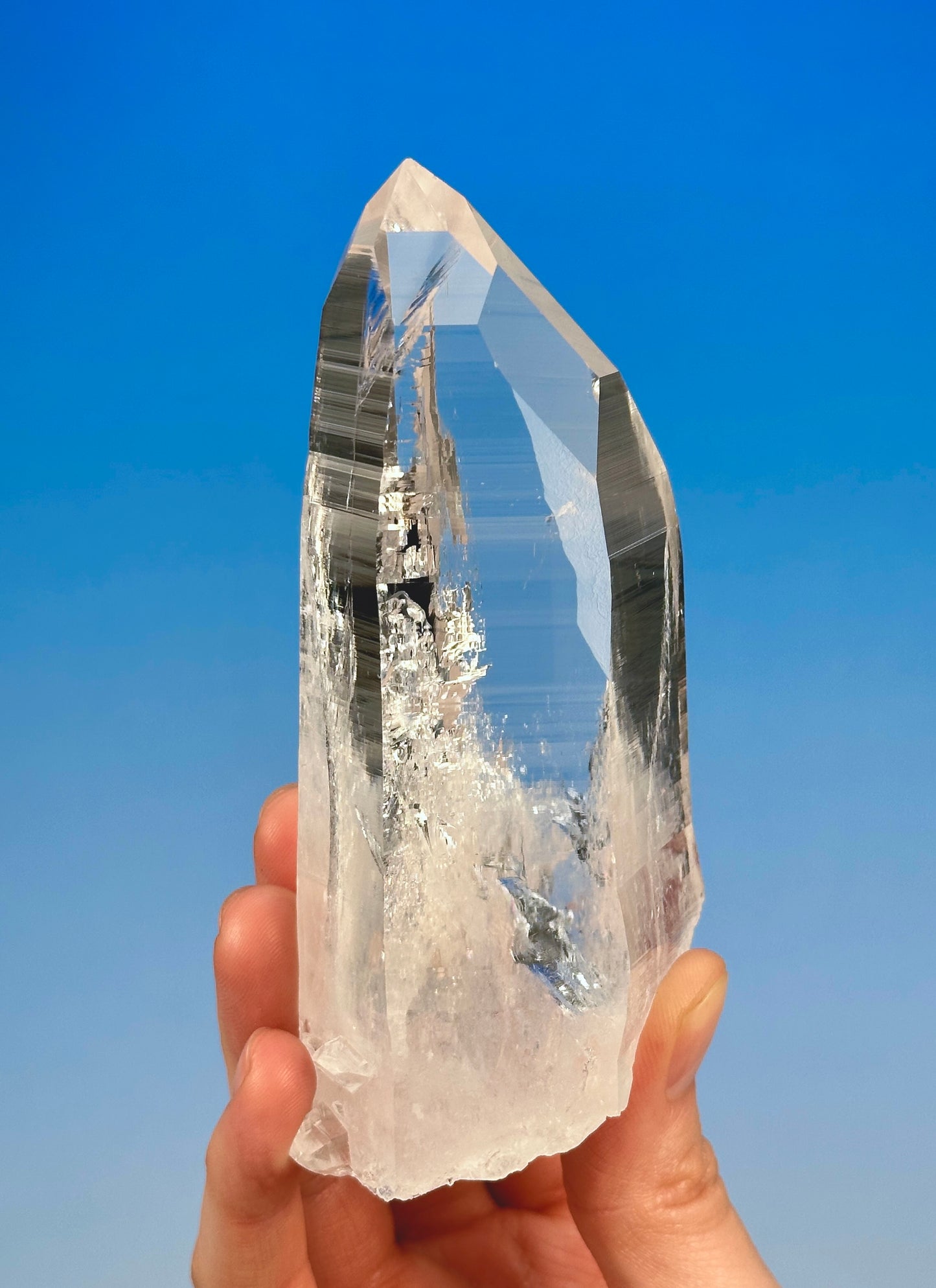 ペニャス・ブランカス コロンビア産 レムリアンクォーツ クリスタルポイント 巨大なタイムリンクウィンドウ付き (CO-236) 340g