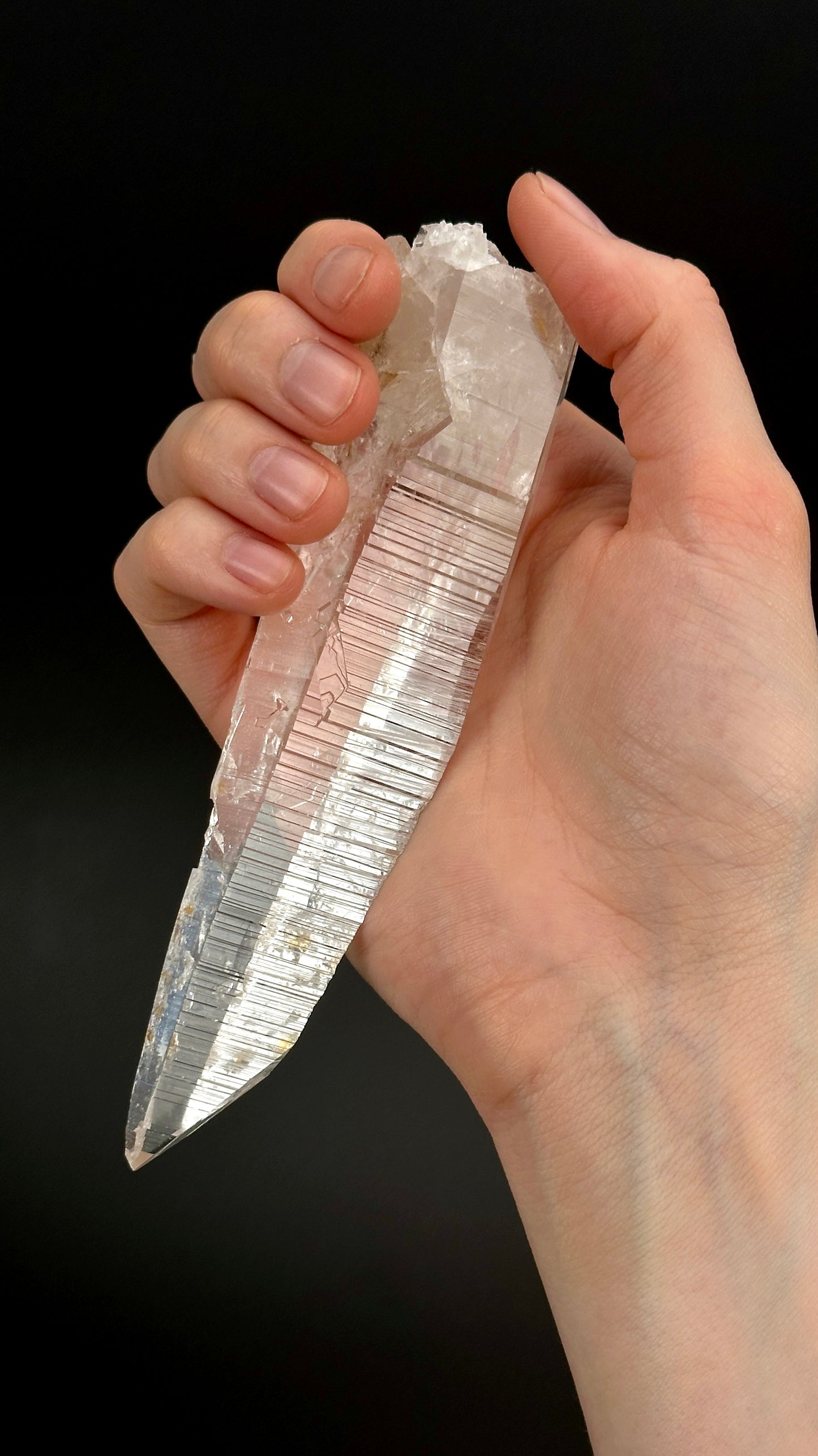 レーザー剣光ノミ仕上げタピアスレムリアンクォーツクリスタルポイントコロンビア産コレクター標本（CO-212）161g