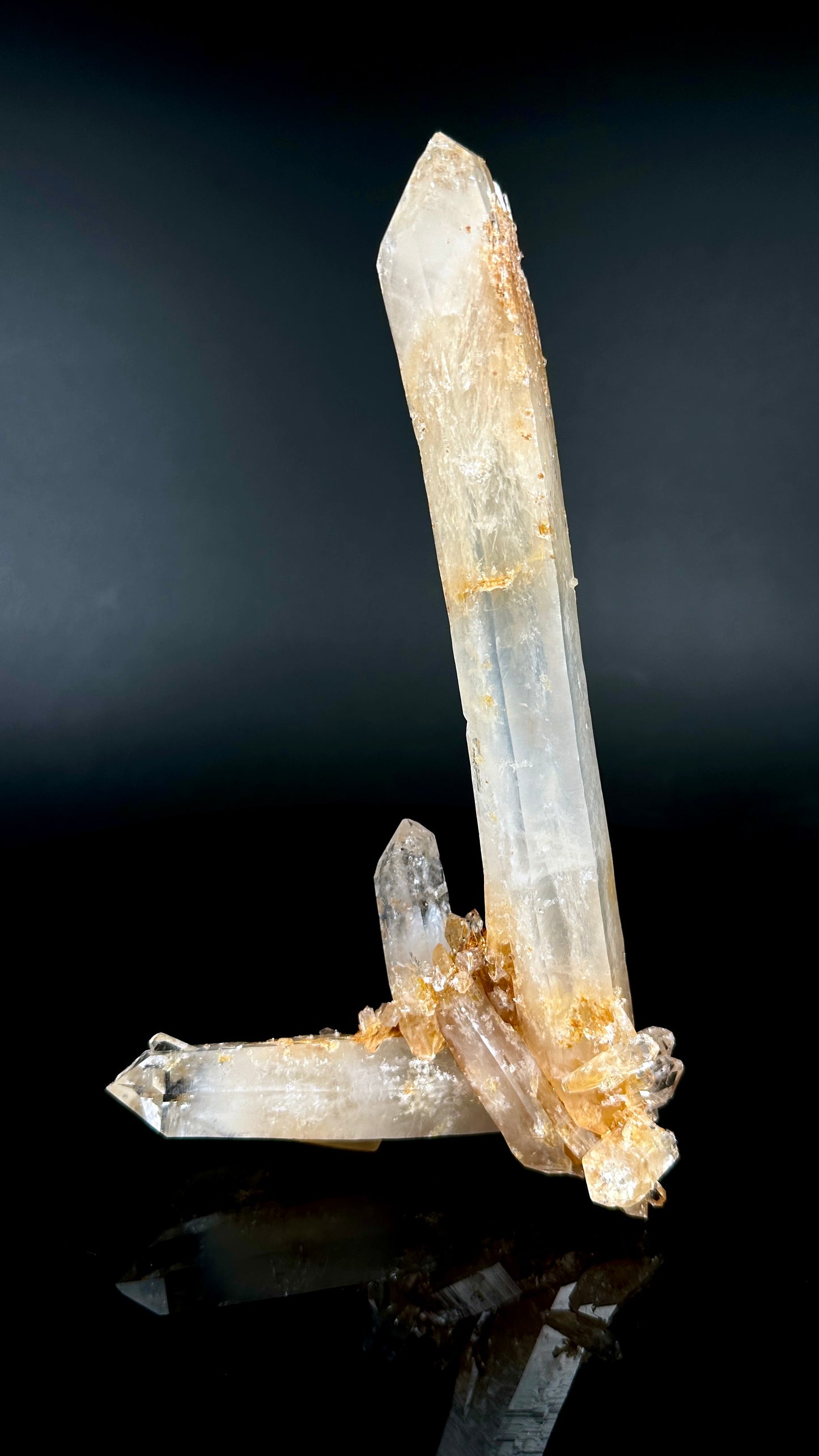 コロンビア産、非常に希少なダブルターミネーテッドDNAインターツイーンブルースモークゴールデンヒーラーレムリアンクォーツクリスタルポイント（CO-202）402g