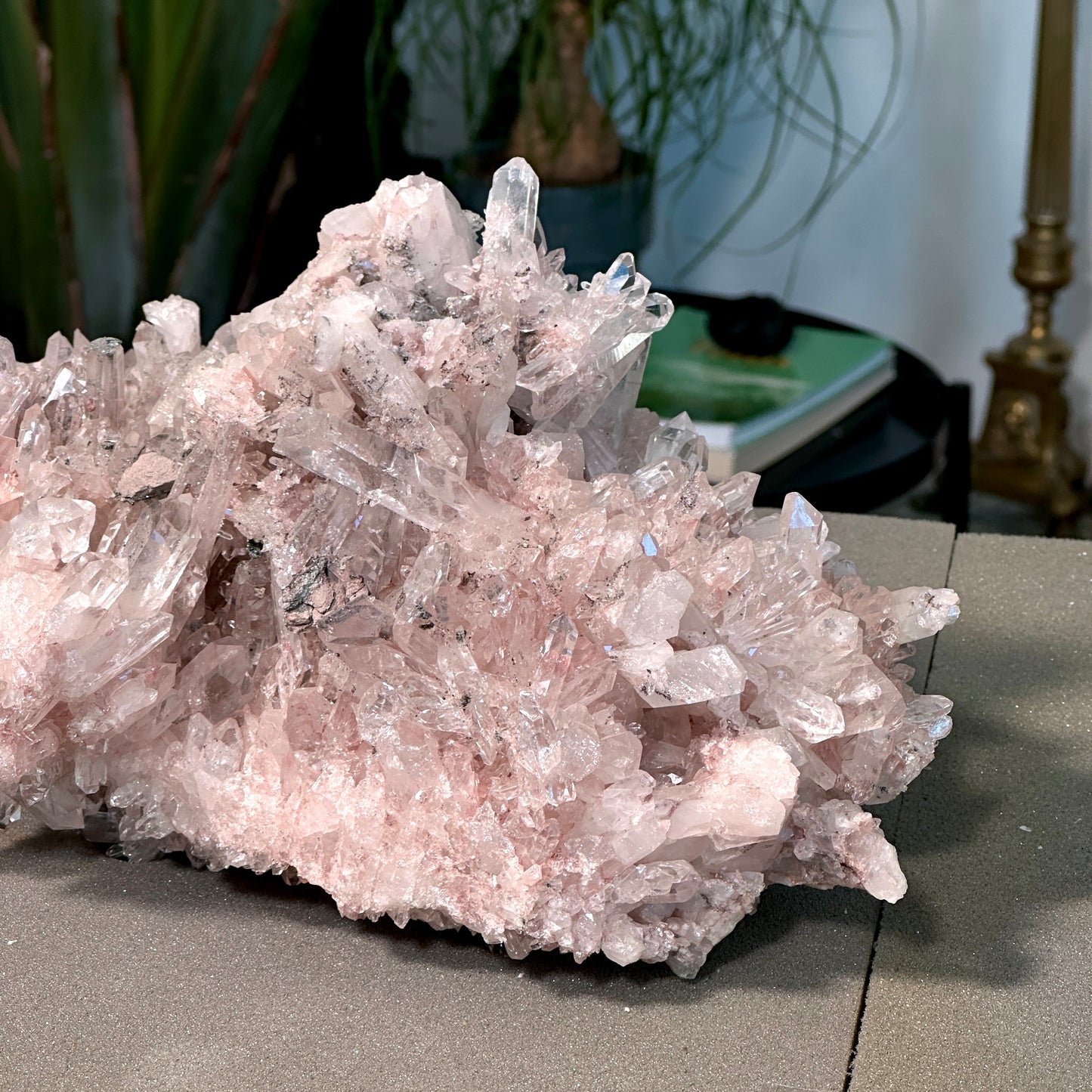 ピンクレムリアンクォーツクラスター（P-）プランティラ