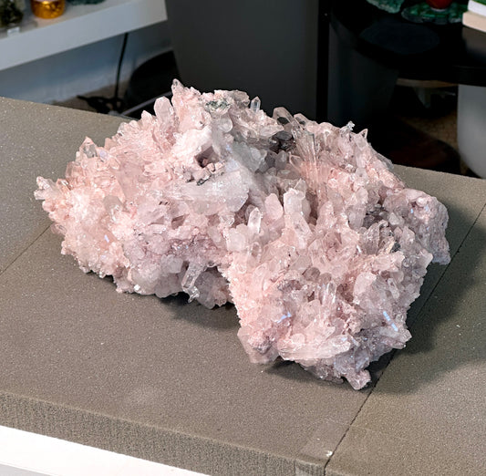 ピンクレムリアンクォーツクラスター（P-）プランティラ