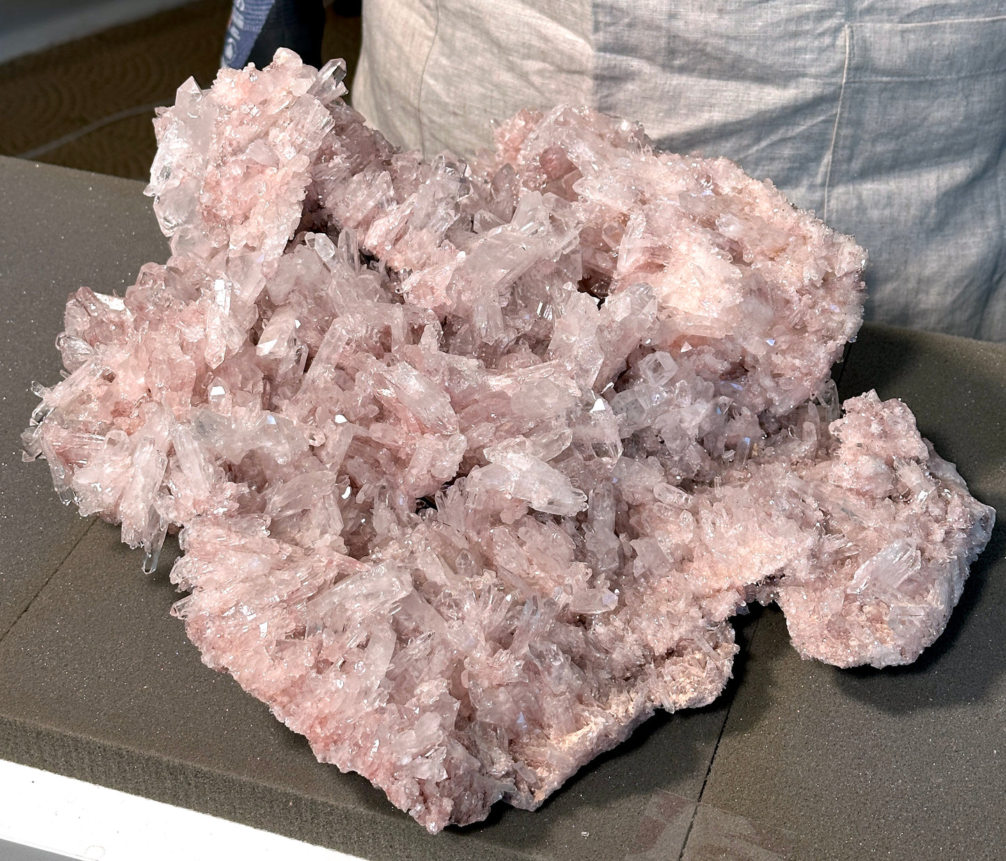 ピンクレムリアンクォーツクラスター（P-）プランティラ