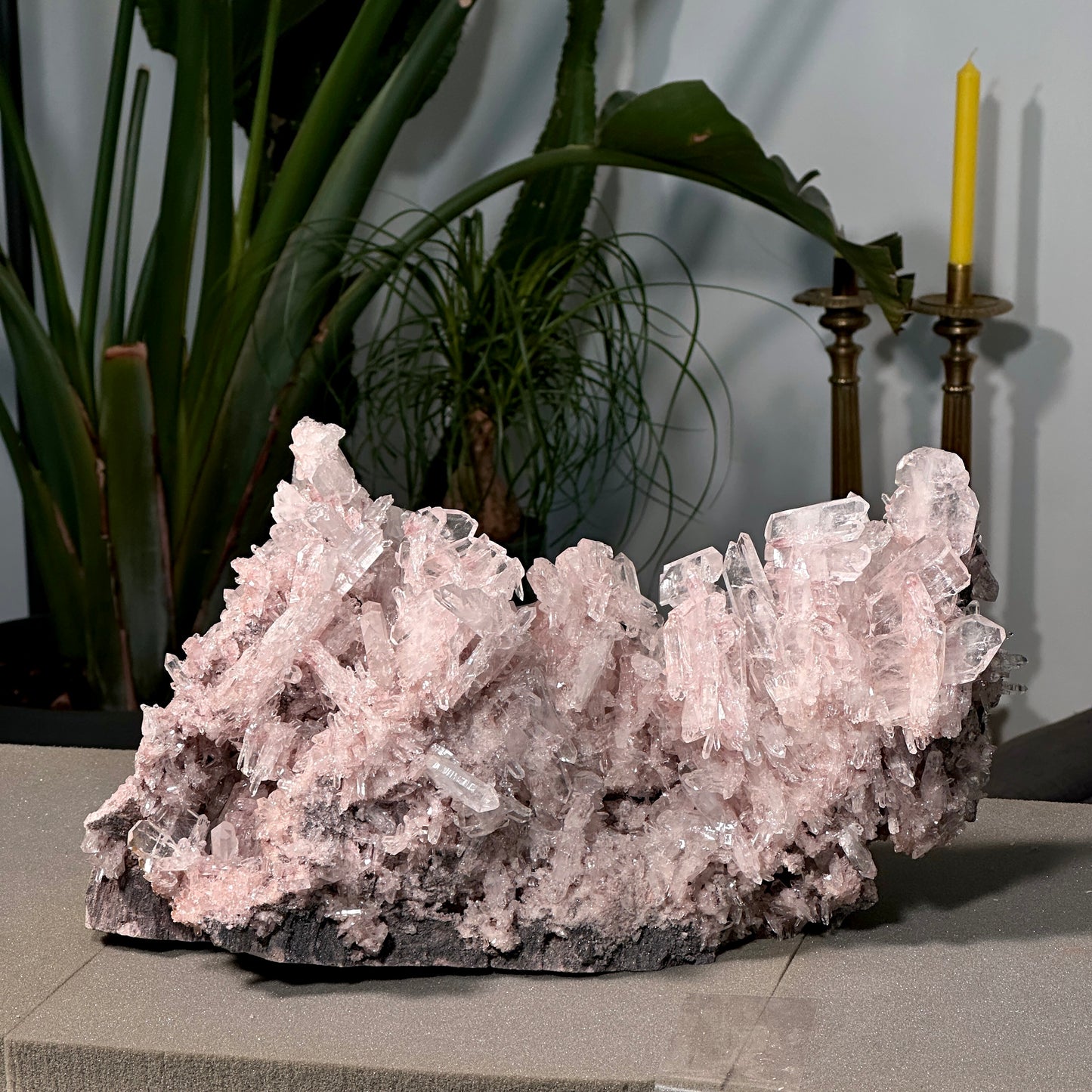 ピンクレムリアンクォーツクラスター（P-）プランティラ