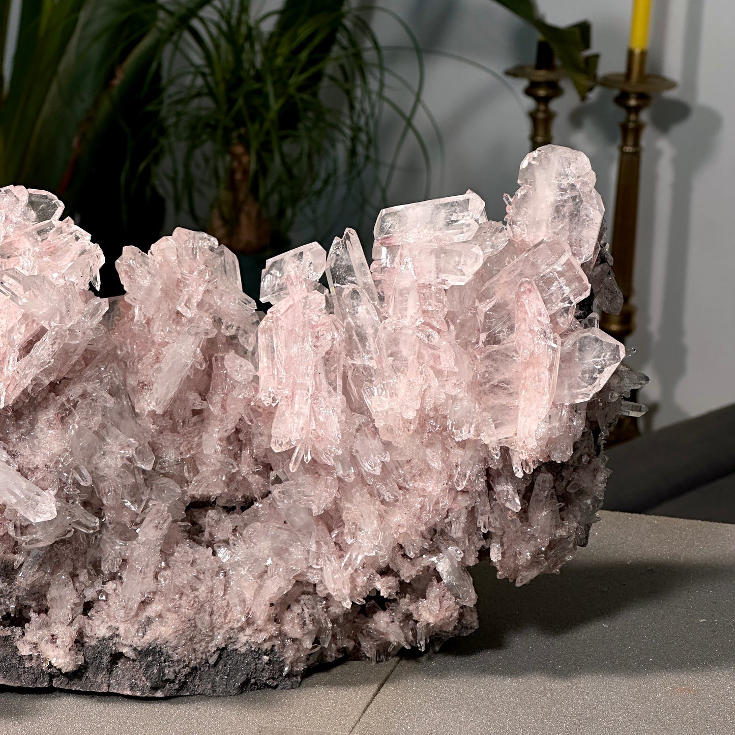 ピンクレムリアンクォーツクラスター（P-）プランティラ