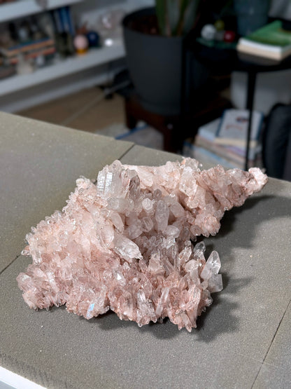 ピンクレムリアンクォーツクラスター（P-）プランティラ