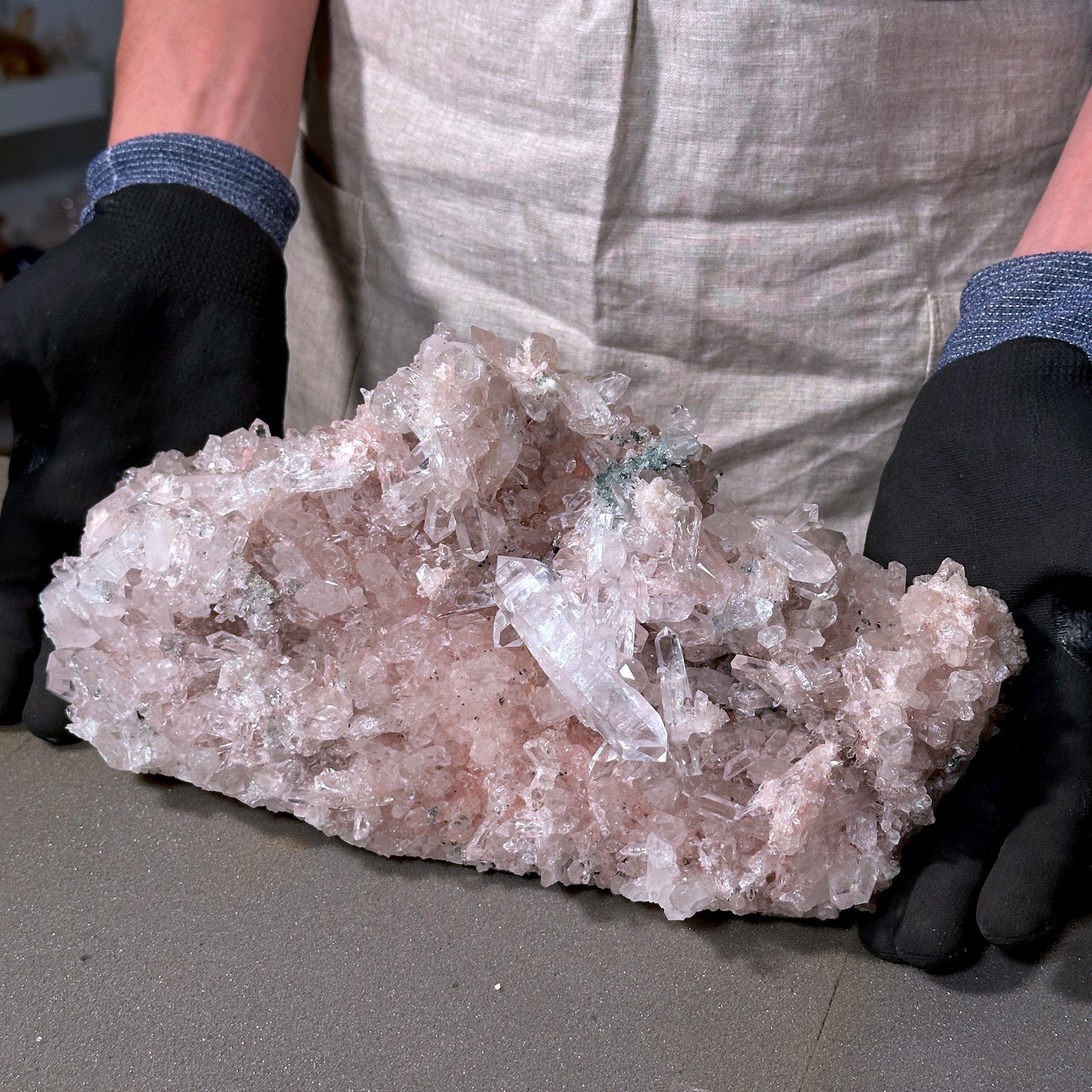 ピンクレムリアンクォーツクラスター（P-）プランティラ