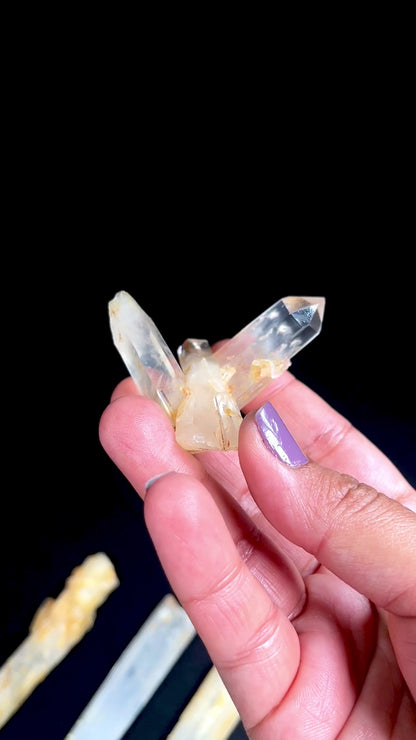 ゴールデンヒーラーDNAブルースモーク（ミルトン鉱山産）レムリアンクォーツクリスタルワンド（中・大サイズ）卸売（BS-166）