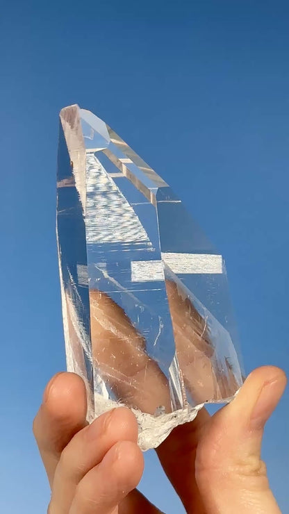 マスター チゼル ペーニャス ブランカス レムリアン クォーツ 自立式超光学 (ロット: CO-225) コレクター標本