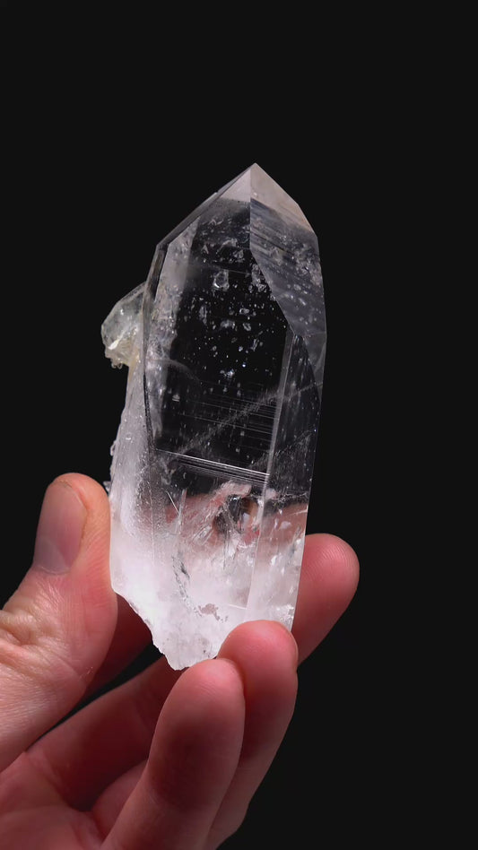 SUPER OPTICAL LEMURIAN QUARTZ POINTS (SO-4005) | WHOLESALE LOT | MEDIUM SIZE 925g x13