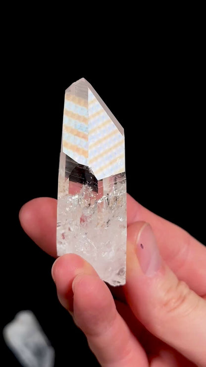 La Belleza レムリアンクォーツポイント、超光学的透明度ミディアム＆ラージサイズ (CO-154)