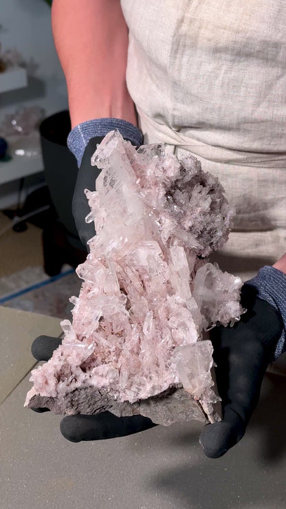 ピンクレムリアンクォーツクラスター（P-）プランティラ