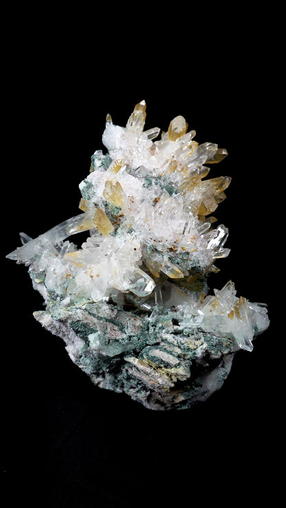 超レア！ゴールデンヒーラーグリーンレムリアンクォーツクラスターコレクター標本（ロット：CO-264）