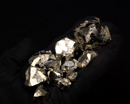 コロンビア産黄鉄鉱小塊チボール鉱山（PY-156）