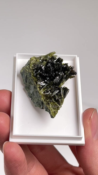 スペイン産エピドートクラスター 超高品質 卸売 (EP-9)