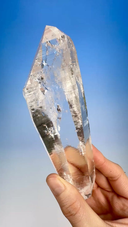 非常に希少なペニャス・ブランカス産レムリアンクォーツ「光の笏」超光学的透明度（ロット：CO-232）コレクター標本