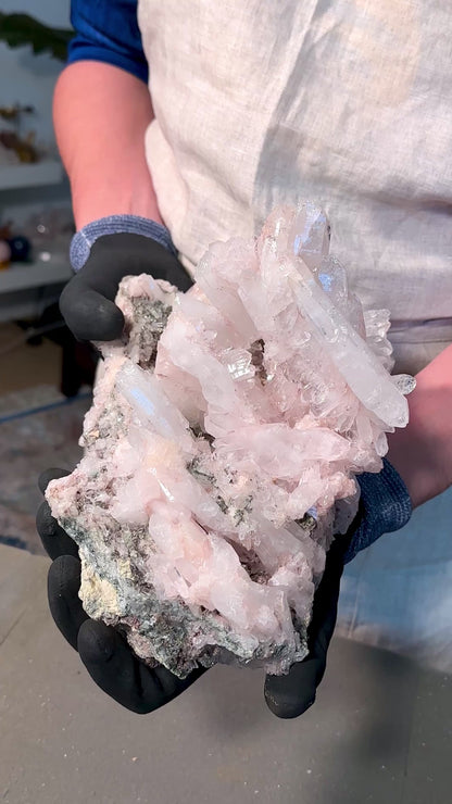 ピンクレムリアンクォーツクラスター（P-）プランティラ